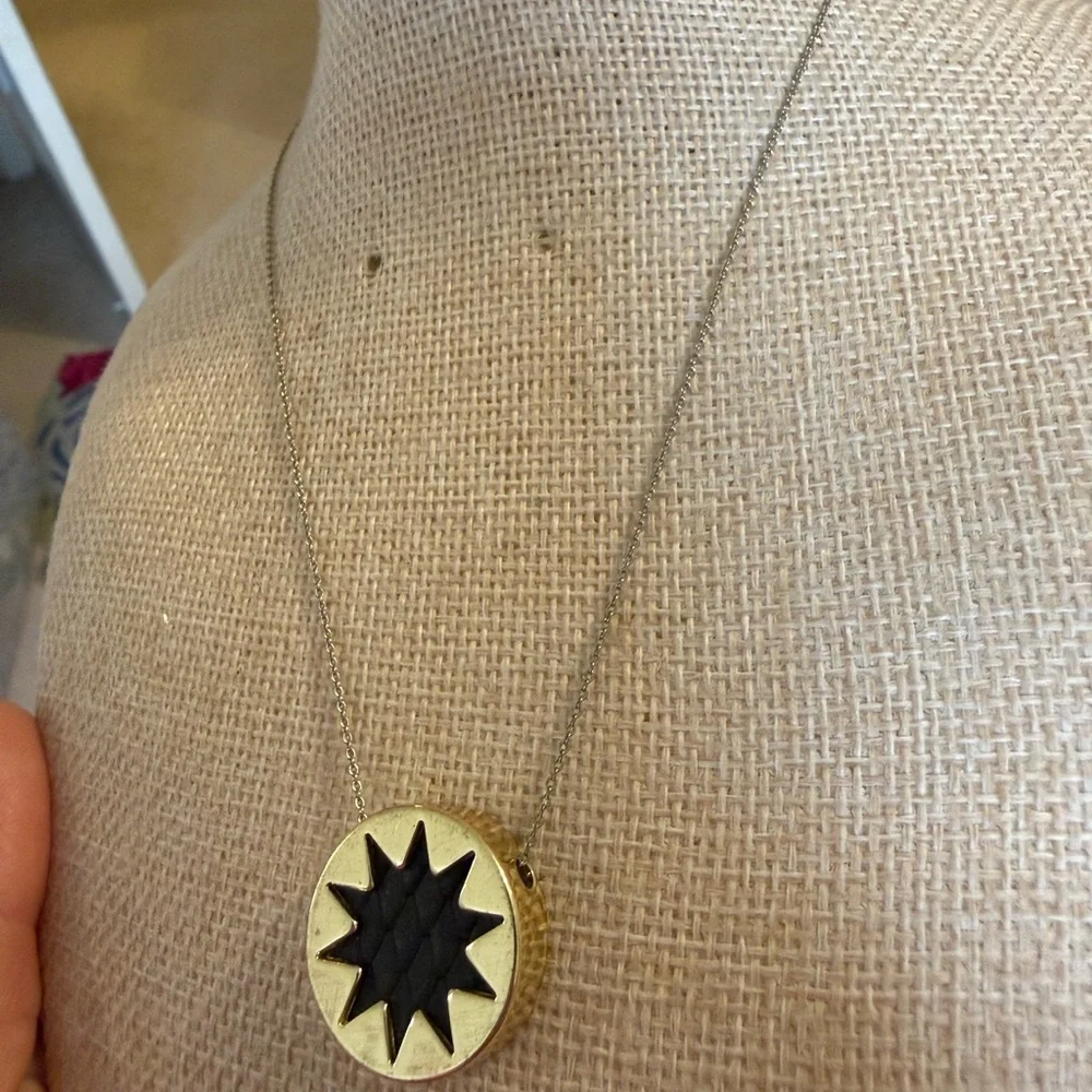House of Harlow 1960 Sunburst Pendant Necklace Gold Black Starburst Mixed Metal‎